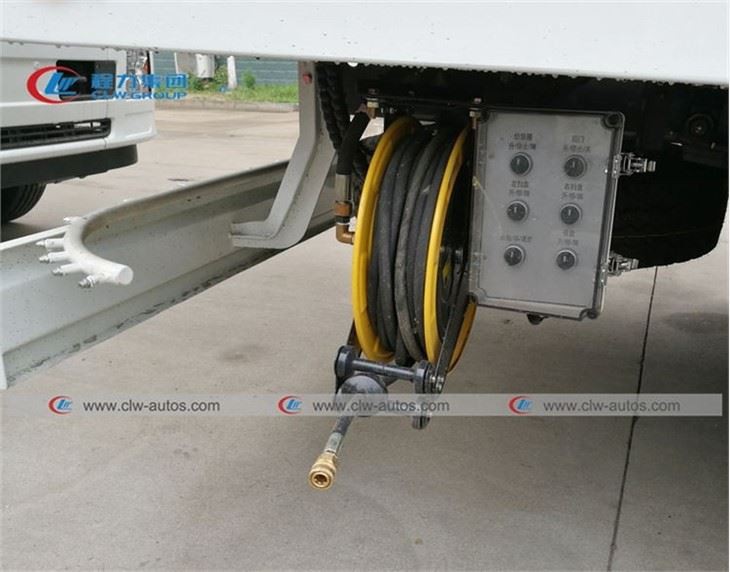 16Ton Dongfeng Kingrun Vacuum Sweeper Truck