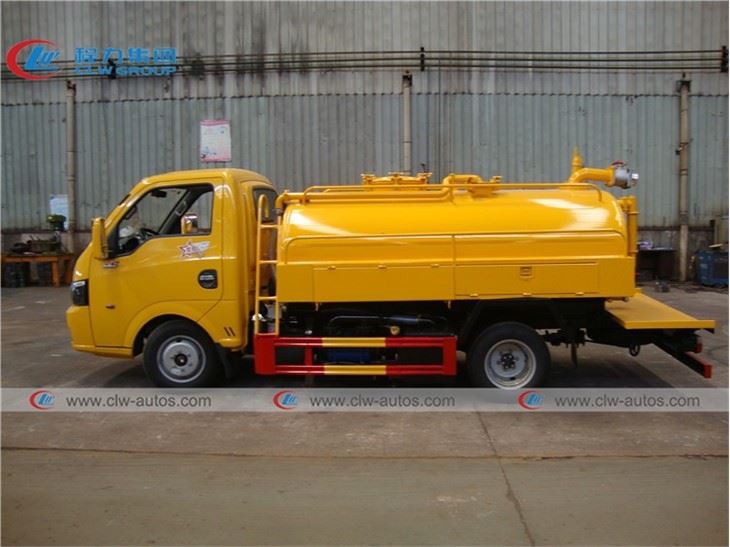 3000Liters Dongfeng 4X2 Mini Fecal Suction Truck
