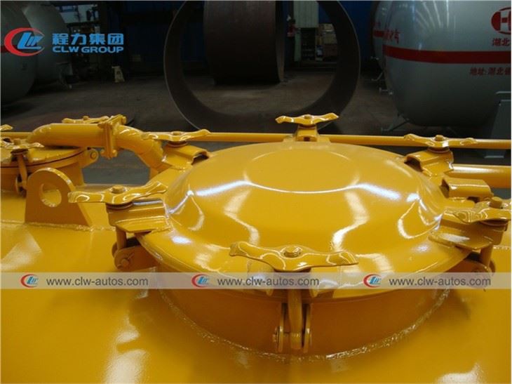 3000Liters Dongfeng 4X2 Mini Fecal Suction Truck