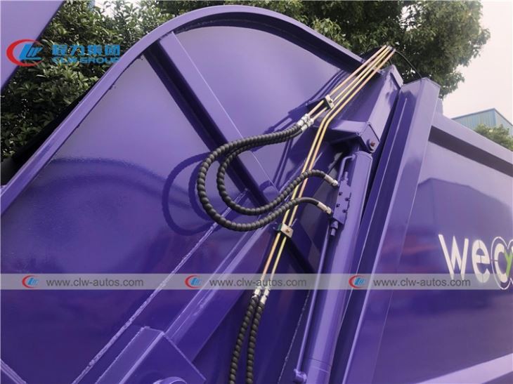 Sinotruk Howo 4ton 6CBM Compressed Garbage Truck