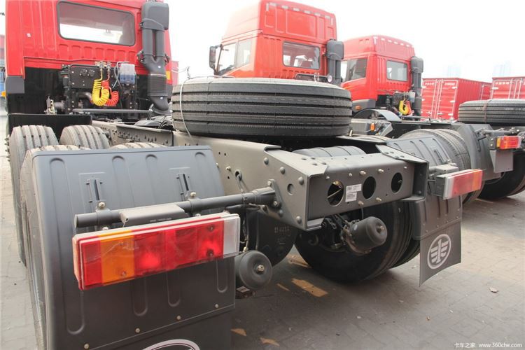 FAW Tractor head truck detail 1