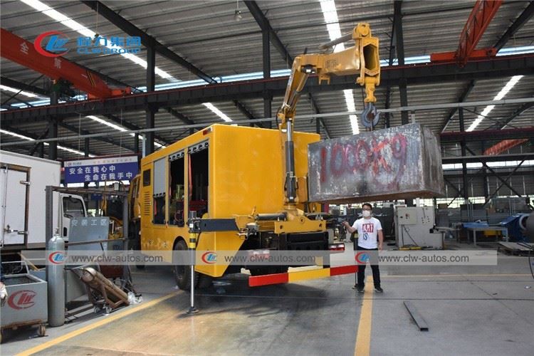 4X4 Mobile Workshop Truck11