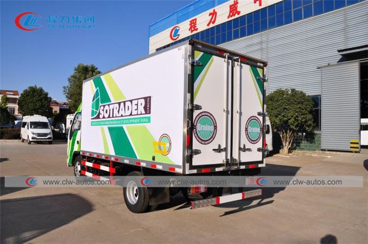 ISUZU Refrigerated truck02