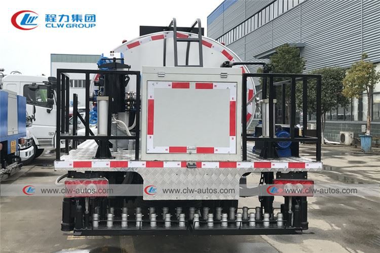  bitumen distributor truck03