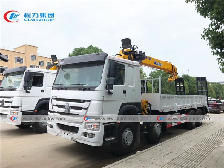 howo truck with 12tons crane04