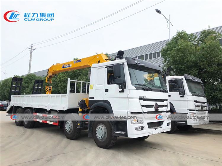 howo truck with 12tons crane06