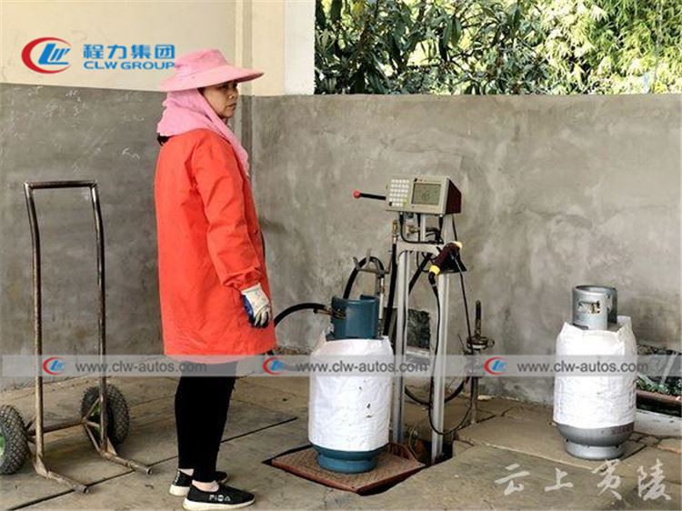 lpg cylinder filling 01