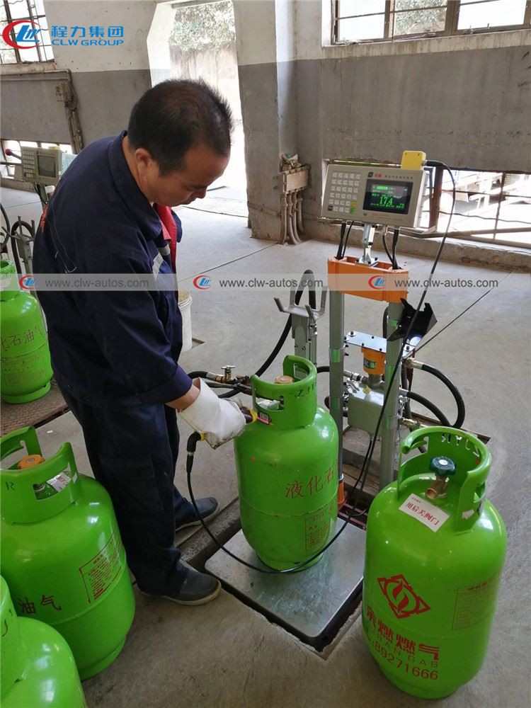 lpg cylinder filling operation02