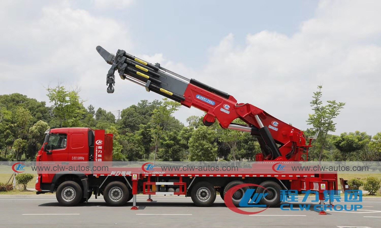 SINOTRUK HOWO Heavy Duty Crane Truck 2
