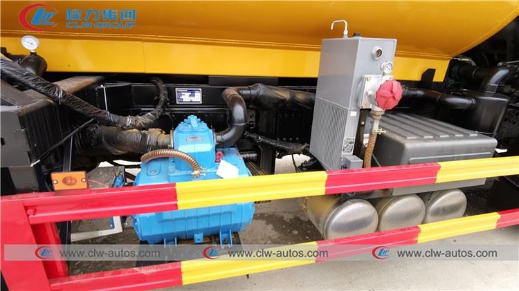 howo 6X4 20cbm vacuum sewer suction truck4