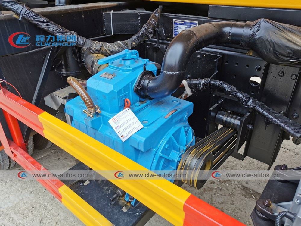 Sinotruck Howo Sewage Truck 9