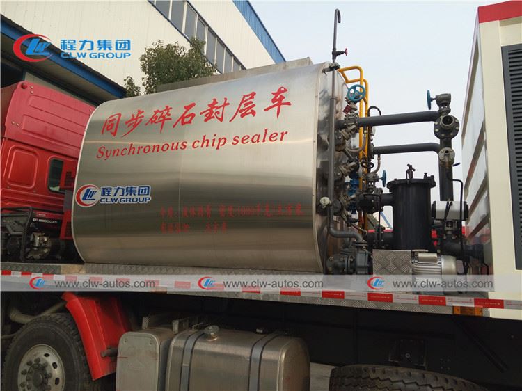 Synchronous Chip Sealer Truck16