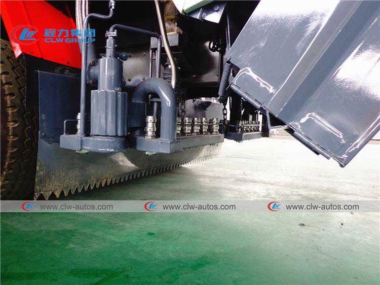 Synchronous Chip Sealer Truck7