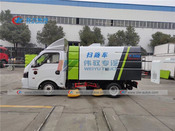 road sweeper truck 02