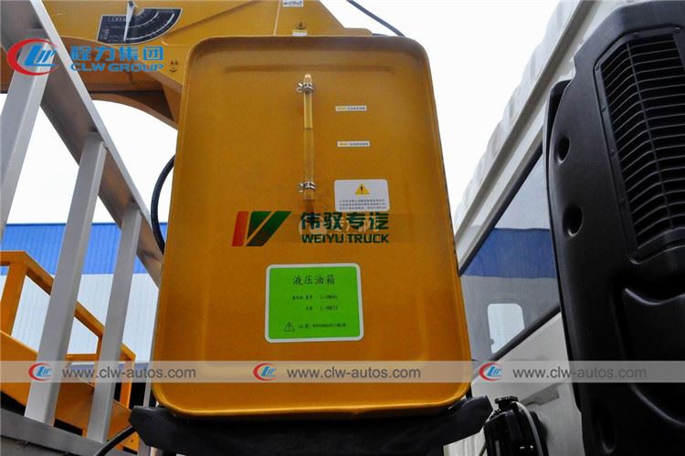 Dongfeng Cargo truck with telescopic boom 6.3tons XCMG crane and rear ladder06