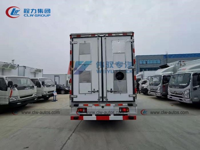 Isuzu intelligent live chick delivery truck