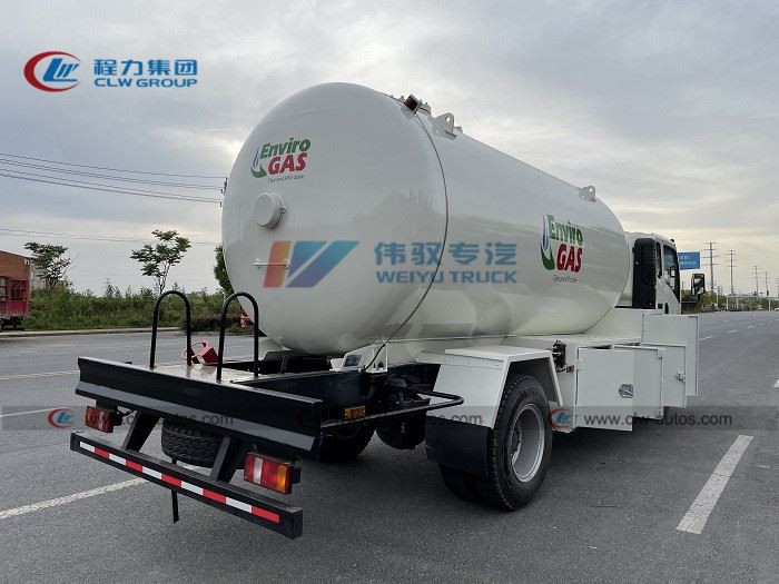 Sinotruk 7.5mt LPG bobtail truck