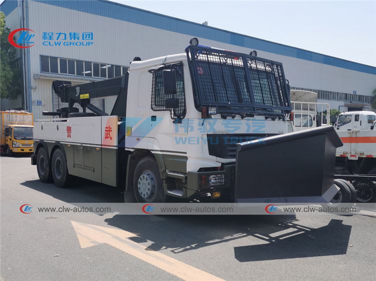 Sinotruk HOWO Anti Riot Rotator Tow Truck 1