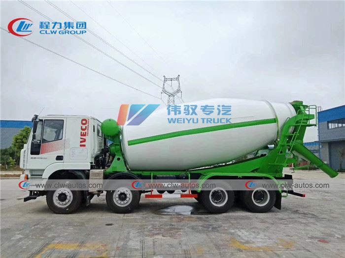 Iveco concrete mixer truck (4)