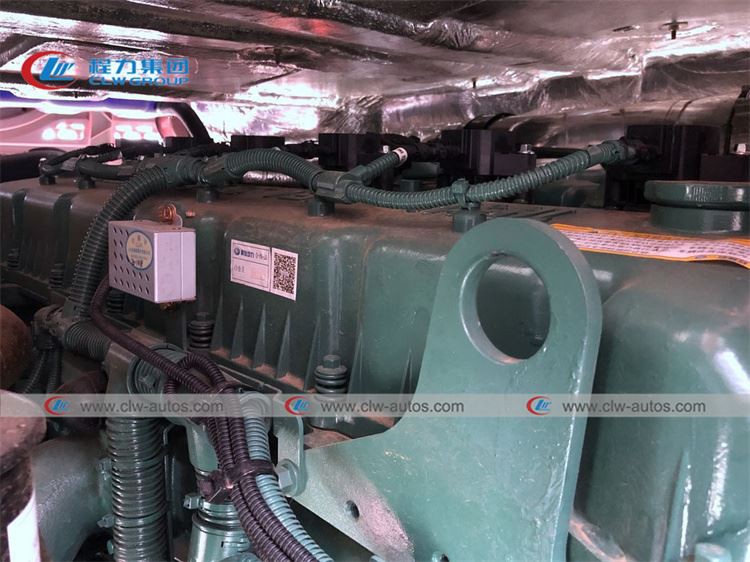 FAW JH6 LNG Tractor Head Truck 10