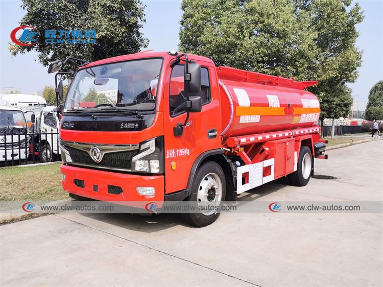 Dongfeng 8500Liter Fuel Tank Truck 1