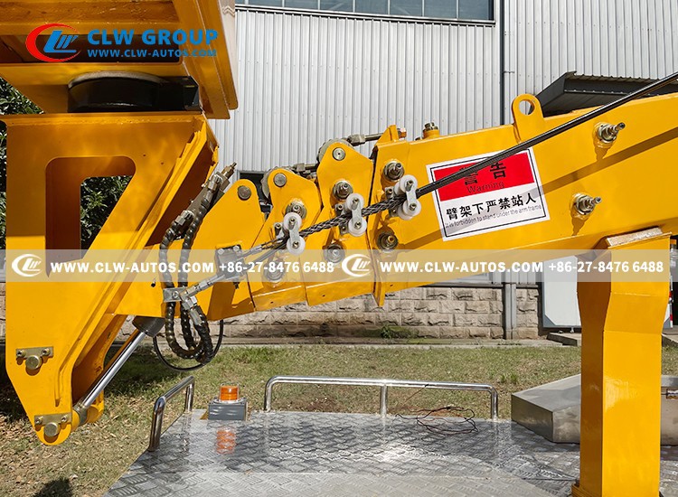 Telescopic aerial platform truck (6)