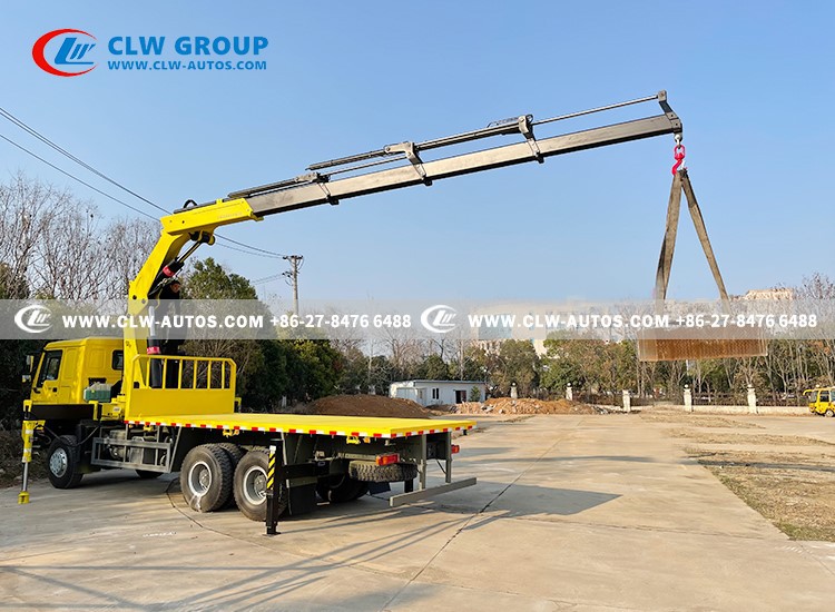 HOWO ALL WHEEL DRIVE TRUCK WITH CRANE