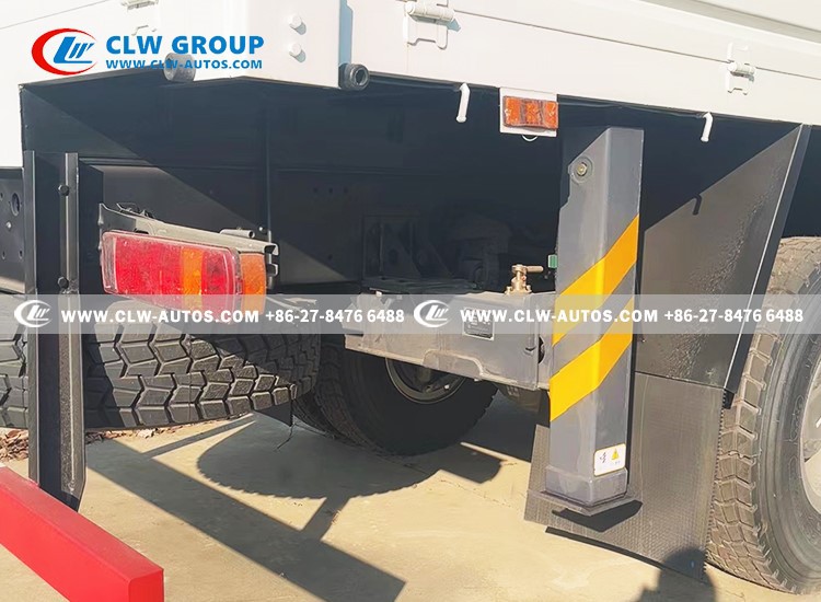 HOWO 8 TONS CRANE TRUCK 