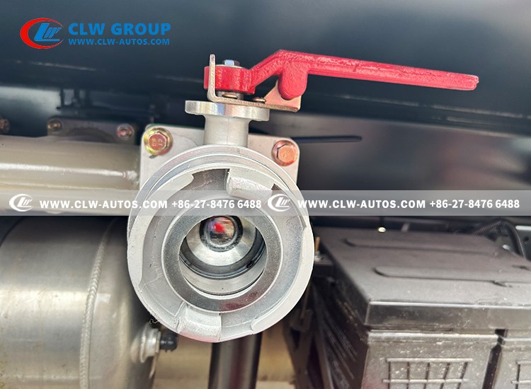 China HOWO 5cbm 5m3 5000liters Water Sprinkler Truck For Road Cleaning 11