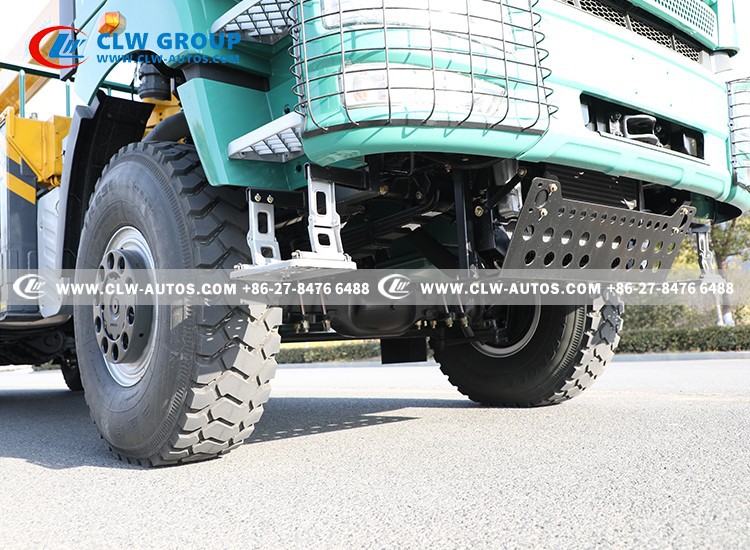 6X6 Truck with Crane 3