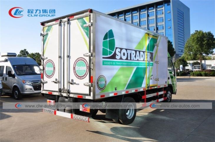 Japanese Brand ISUZU 5Ton Refrigerated Van Truck