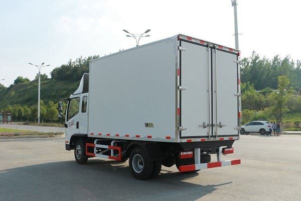 4 Tons Refrigerated Van