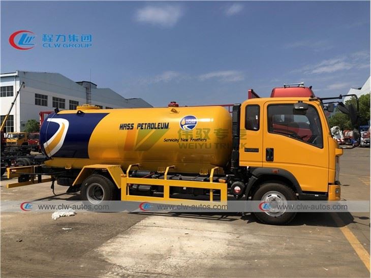 4Tons 8000L LPG Dispenser Truck Howo