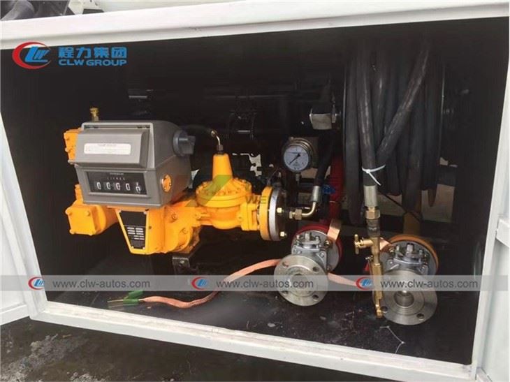 4Tons 8000L LPG Dispenser Truck Howo