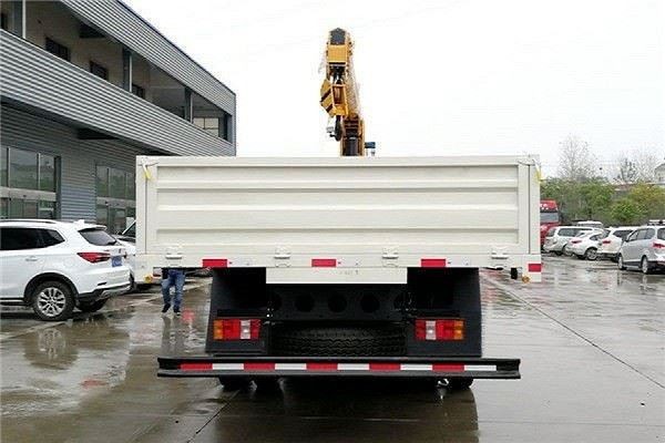 4tons Telescopic Boom Truck