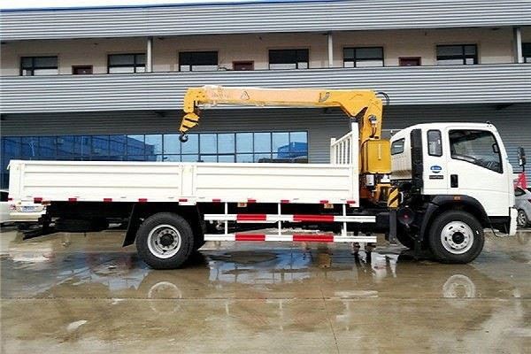 4tons Telescopic Boom Truck