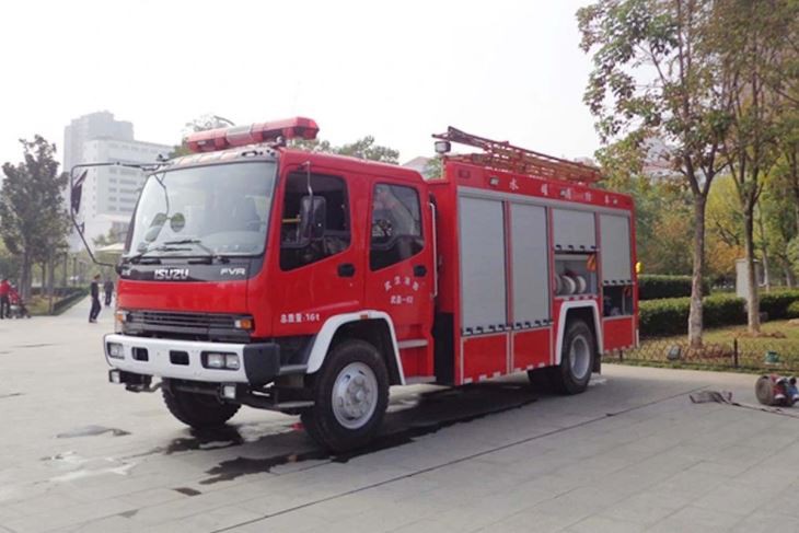 4X2 water foam fire fighter truck