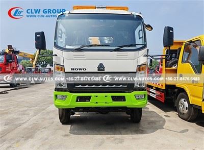 4X4 3.2tons Folding Crane Truck
