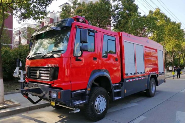 4x4 Airport Rescue Fire Truck