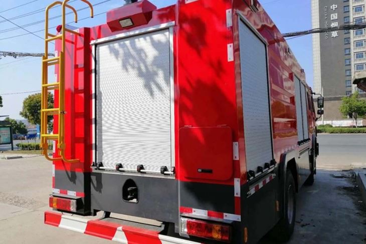 4x4 Airport Rescue Fire Truck