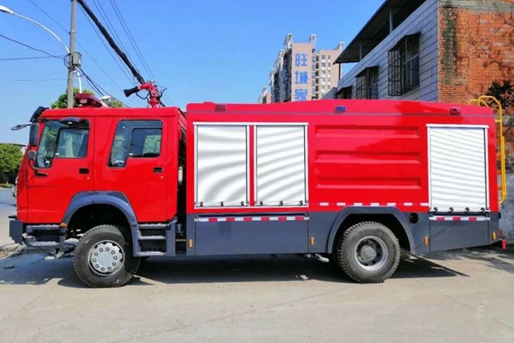 4x4 Airport Rescue Fire Truck