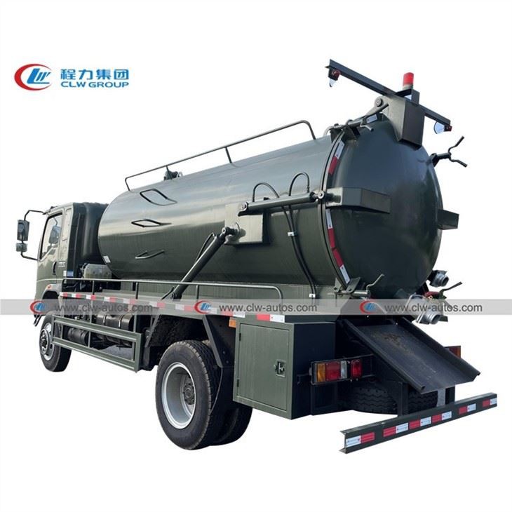 4X4 8Tons Vacuum Septic Tanker Truck Sinotruk