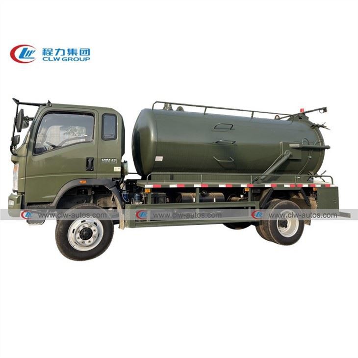 4X4 8Tons Vacuum Septic Tanker Truck Sinotruk