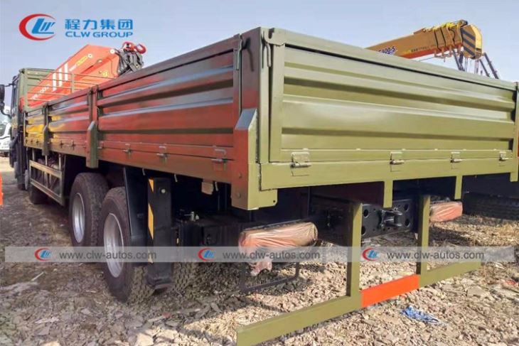 8x4 SINOTRUK HOWO 25tons Knuckle Boom Truck Mounted Crane