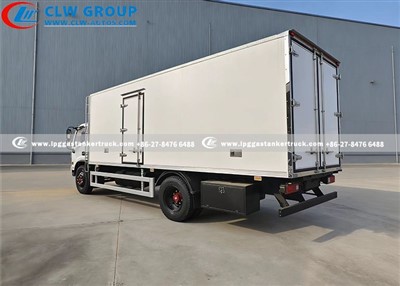 Dongfeng 10Tons Reefer Refrigerator Truck factory
