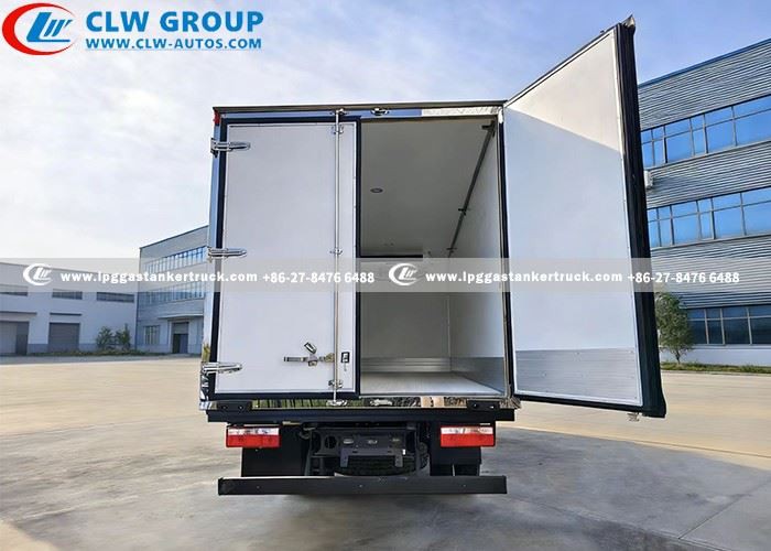 Dongfeng 10Tons Reefer Refrigerator Truck
