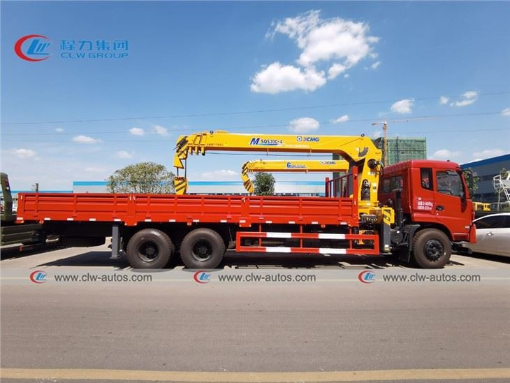 Dongfeng 12Ton XCMG Telescopiec Straight Arm Crane Truck