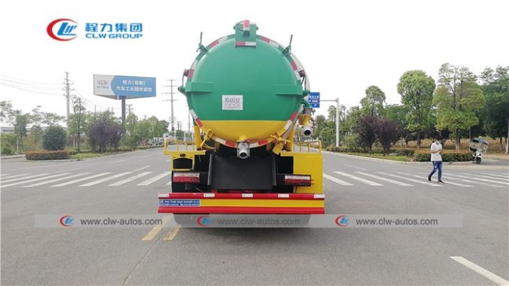 Dongfeng 4x2 10,000Liters Sewage Suction Truck With Italy BP Pump