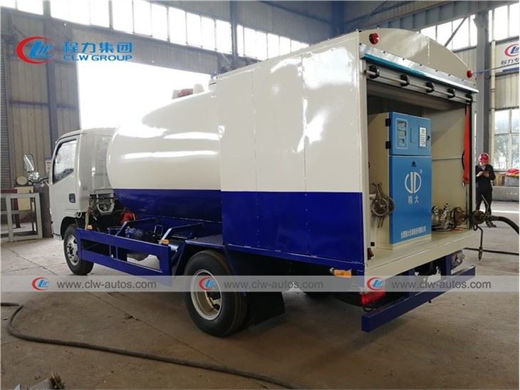 Dongfeng 5000Liters 2.5Tons LPG Bobtail Truck
