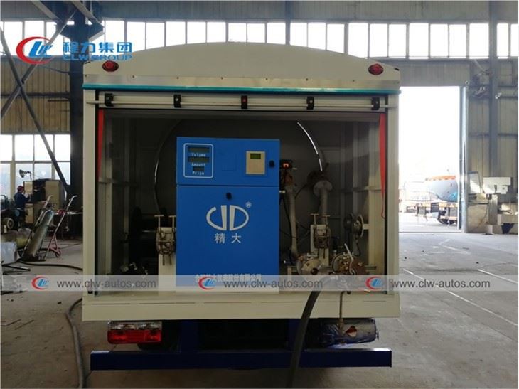 Dongfeng 5000Liters 2.5Tons LPG Bobtail Truck
